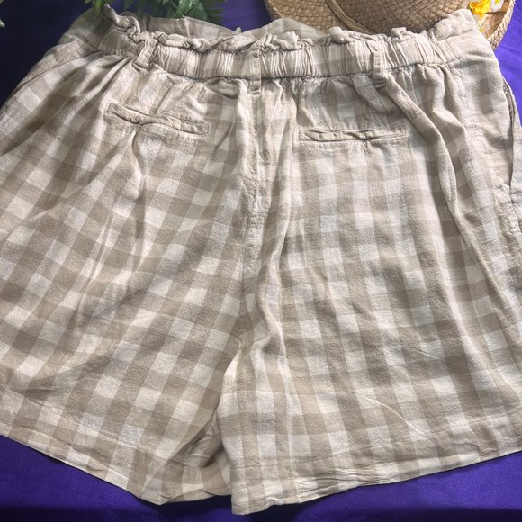 Gingham Shorts with Pockets - Picture 2 of 8